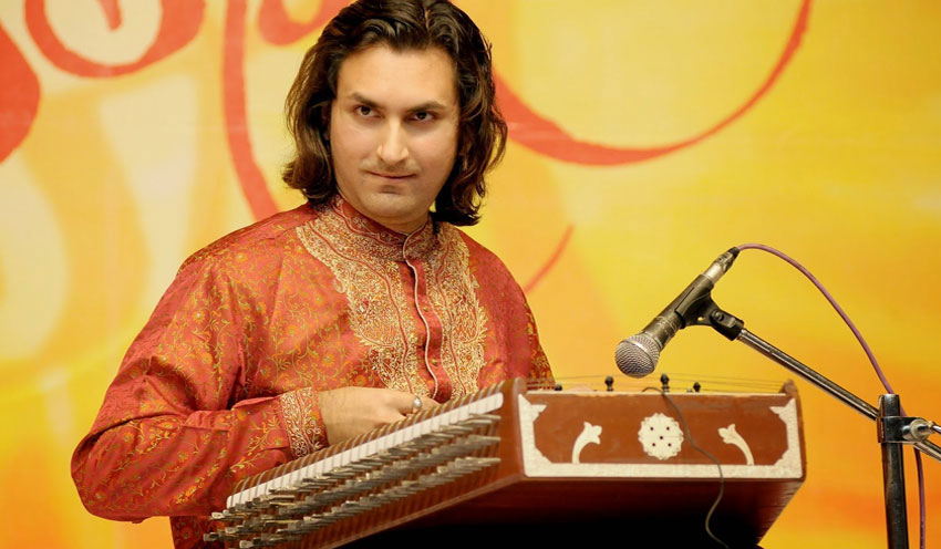 Santoor Player